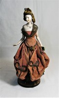 Antik porcelán hölgy figura parókában és eredeti ruhájában - 28 cm