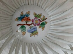 Herendi pound porcelain basket with an openwork pattern with a beautiful flower pattern