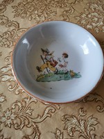 Mese jelenetes Zsolnay porcelán kis leveses tányér