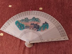 (K) a huge, beautiful fan
