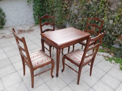 Antik stílusú keményfa étkező/tárgyaló asztal 4 db kárpitozott székkel