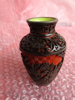 Chinese cinnabar lacquer vase with flower pattern