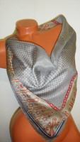Breath fine silk scarf (75 x 71 cm)