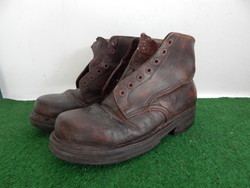Férfi bőr bakkancs,,Mérete,,külső taphossz,29,5 cm,belső talp hossz,27 cm.