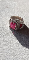 Egyedi készítésű ezüst gyűrű rubin kővel és szív motívumos tűzzománccal