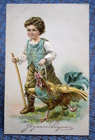 Antik dombornyomott Húsvéti üdvözlő képeslap kisfiú kakast vezet