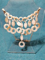 Mother of pearl necklaces (362)