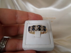 Arany gyűrű valódi kék zafírokkal és brillekkel 9K