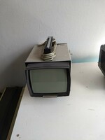 Elektronika VL100 retró hordozható TV