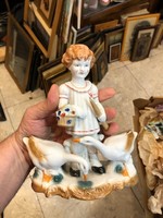 Regal Crown angol porcelán párban, libás kisfiú, kislány, 16 cm-es darabok.