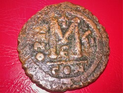 BIZÁNCI Bronz, JUSTIN II. és SOPHIA follis (565-578).