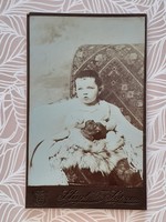 Antik gyerekfotó Stagl Ferenc fotográfus Sopron régi műtermi fénykép