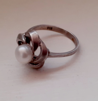 Szép állapotú Jelzett ezüst gyűrű valódi gyöngyszemmel ékítve
