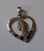 Régi igényes munkával készített  szent szív alakú Mária medál alján csiszolt foglalt színes kövekkel