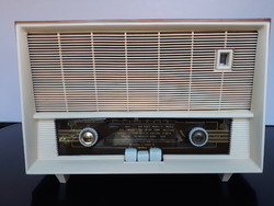 Vadásztölténygyár R 646 U 1962-es retro rádió