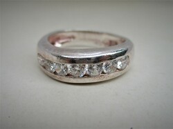 Csodálatos  ezüstgyűrű fehér kövekkel