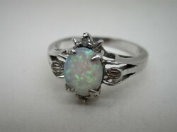 Csodálatos ezüst gyűrű szép valódi opál kővel