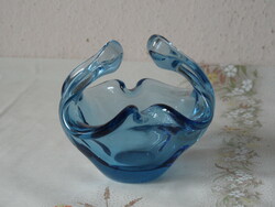 Kék öntött üveg tálka, gyűrűtartó kosárka