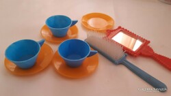 Retro műanyag játékok babaházba tükör fésű kávés csészék