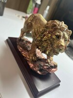 Arany -bronzos színű oroszlán dísz figura