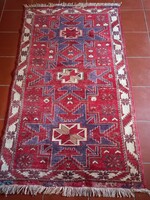 190 x 110 cm kézi csomózású Kazak szőnyeg eladó