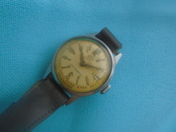 Beautiful German women's watch, flawless case - crown, glass, quality leather strap, excellent working, mechanical