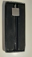 Gravírozható kocka alakú fém könyvjelző elegáns fekete díszdobozban