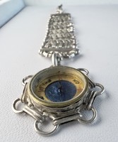 519T. 1 Forintról! Antik ezüst (13,8 g) tiszti Zsebóra lánc, Iránytűvel, 14 cm!