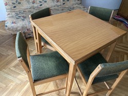 Retro, mid-century kihúzható étkezőasztal székekkel