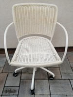 ﻿Gurulós fehér szék vintage. Alkudható!!