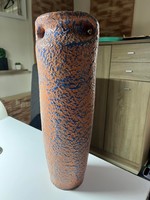 Is a large retro ceramic vase a plague cold well?