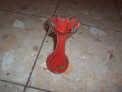Fodros kis piros váza eladó