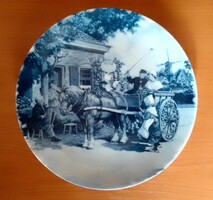 Kék fehér holland delfti porcelán fali tányér, lovas kocsi országúti fogadó előtt, jelzett, hibátlan