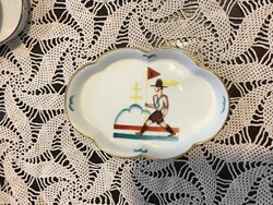 Óherend porcelain bowl with a scout motif. Early 1900s. In undamaged condition.