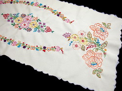 Kalocsa v. with special thread embroidery. New tablecloth embroidered with a flower pattern, runner 83 x 35 cm