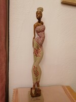 Kubai nő szobor fából