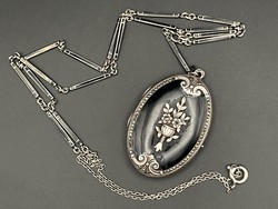 Antik ezüst képtartós elegáns magasfényű zománc medál markazit kövekkel és lánccal