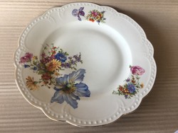 Pearl Zsolnay flat plate with flower pattern