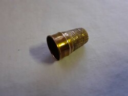 1 old brass thimble in good condition