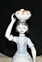 Tálas lány - Almás lány - Hollóházi porcelán
