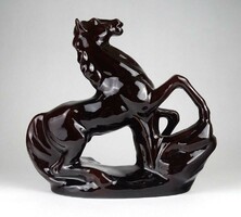 1K830 Régi barna mázas ágaskodó kerámia ló szobor 25 cm