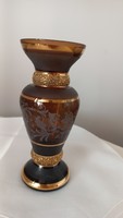 Vintage barna kristály váza, dúsan aranyozott, hibátlan, barna színben, részint átlátszó