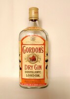 Régi Gordon's dry gin angol italos üveg palack, alján és a kupakon vadkanfej jelzéssel, 1970-es évek