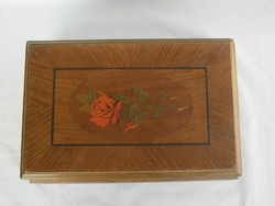 Rózsás intarziás fa doboz
