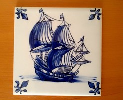 Kék-fehér kézzel festett régi holland kerámia fajansz díszcsempe vitorlás hajó Royal Goedewagen