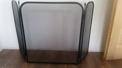 Fireplace spark arrestor, 3-panel protective grid from Valencia, brand new!