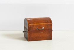 Vintage bababútor - fa láda - mini ládika - babaházi kiegészítő