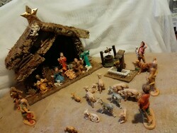 Antique nativity scene...+12 animal and 5 human figurines\1983\ Italian, battery operated.