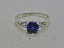 Gyönyörű  régi ezüstgyűrű gyönyörű kék ásvány kővel