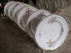 Hollóház rose-dawn pattern cakes on fine porcelain plates